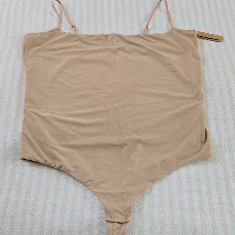 SKIMS Fits Everybody Cami Thong Bodysuit Size:4X Clay